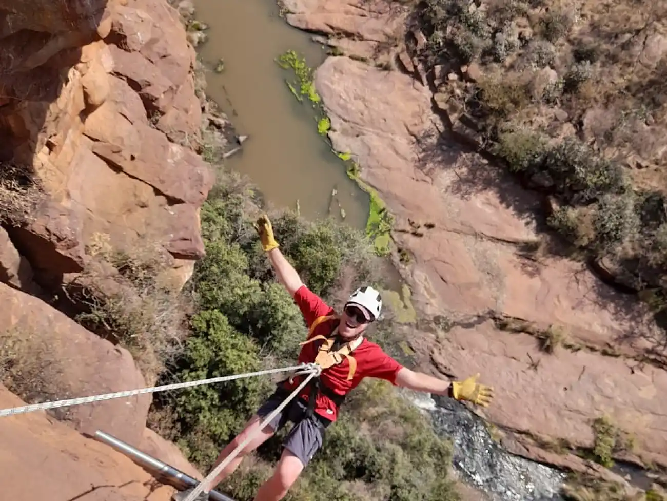 Abseiling in the Muningi Gorge