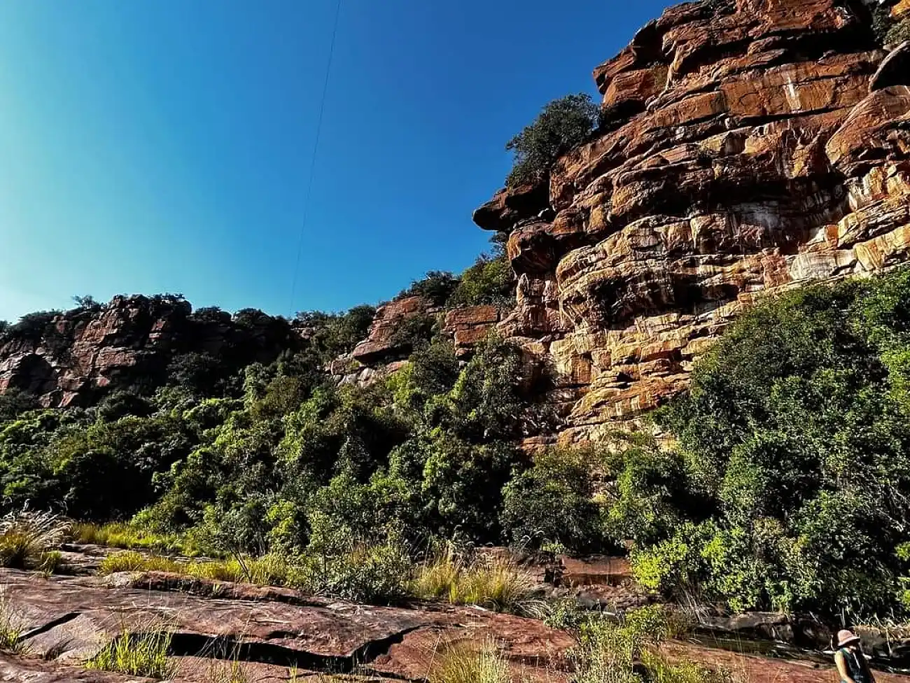 Hiking in the Muningi Gorge