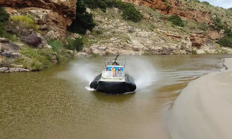 Bon Game Reserve - Hovercraft