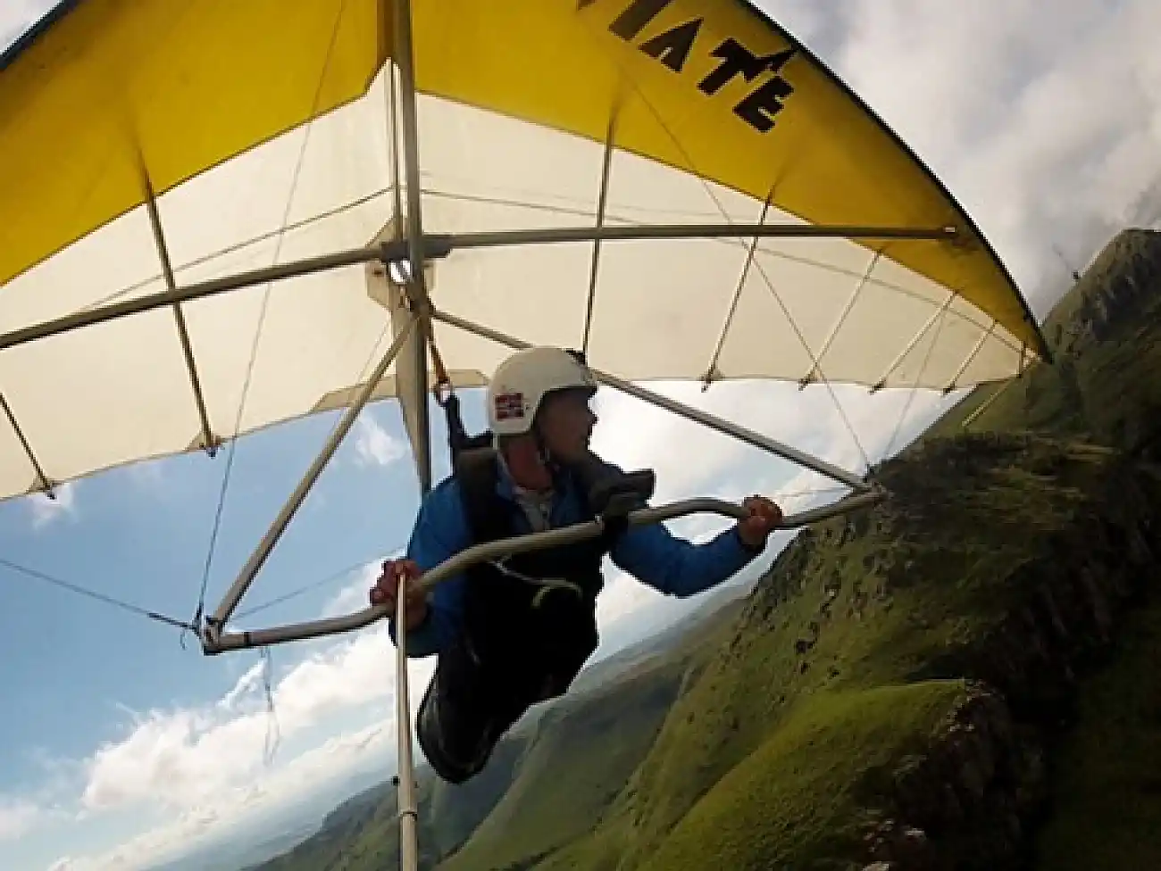Hang Gliding in Bulwer