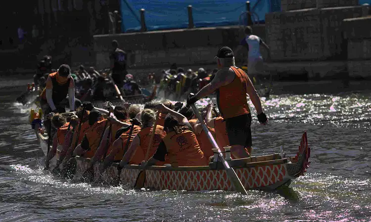 Cape Town Dragon Boat Association - Team Building 7
