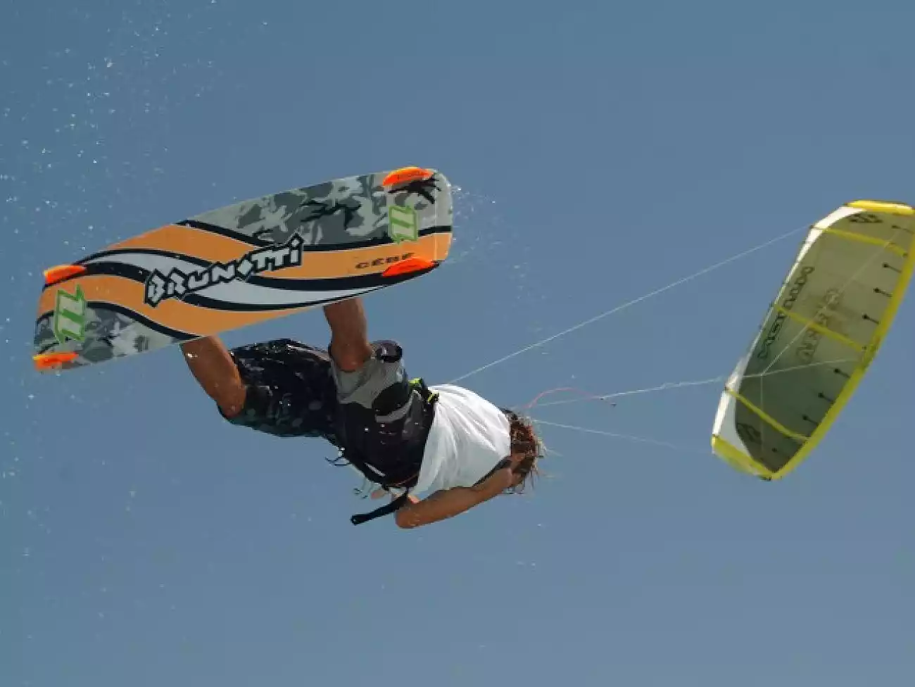 Kitesurfing in Cape Town