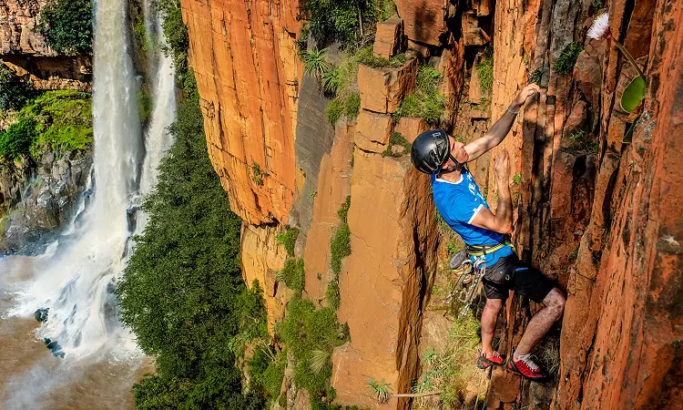 Roc 'n Rope Adventures - Abseiling