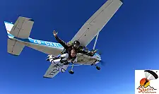 Skydiving 