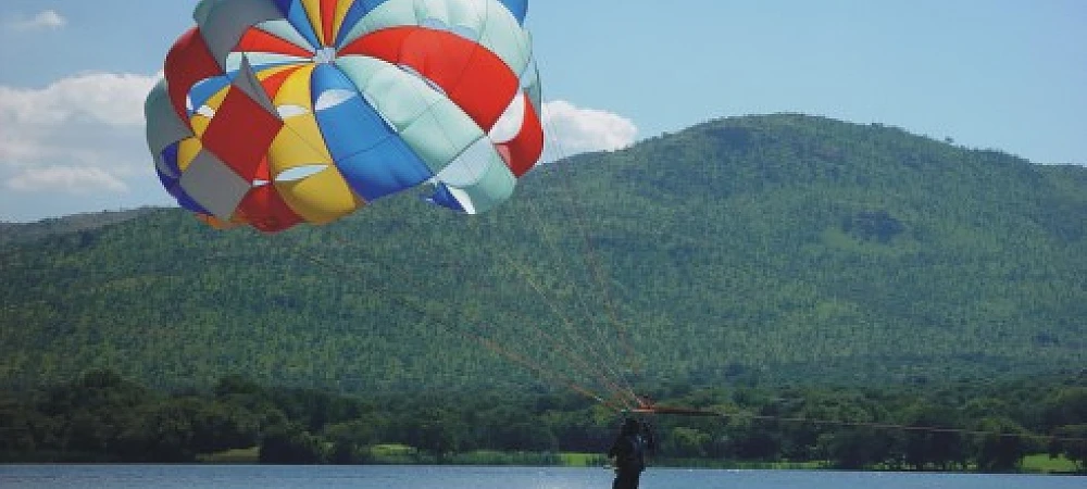 Sun City Waterworld Parasailing in the North West