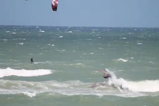 J Bay Wind - Kitesurfing
