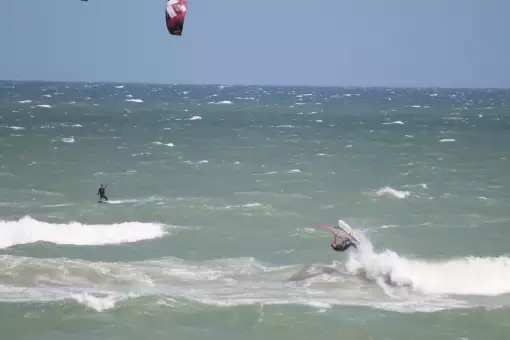 J Bay Wind - Kitesurfing