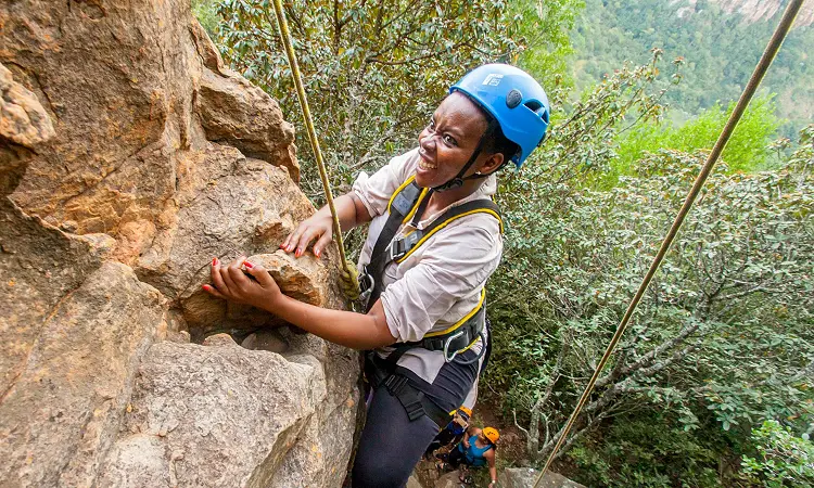 Roc 'n Rope Adventures - Rock Climbing