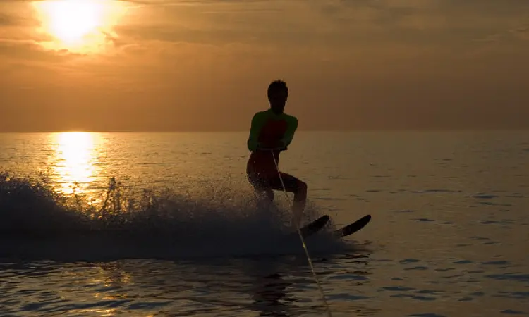 Sun City Waterworld - Waterskiing