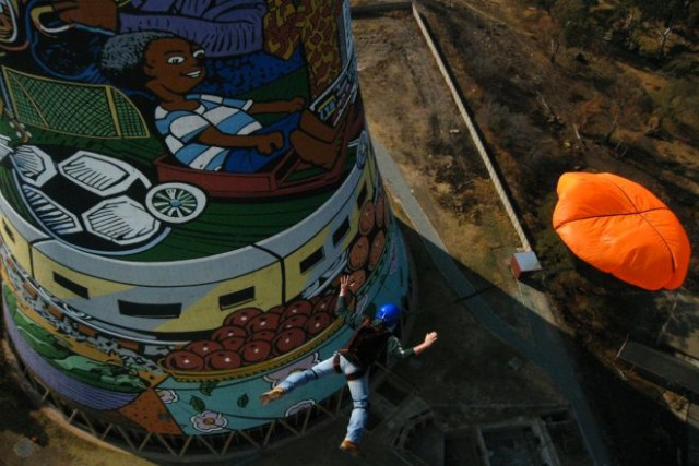 BASE Jumping